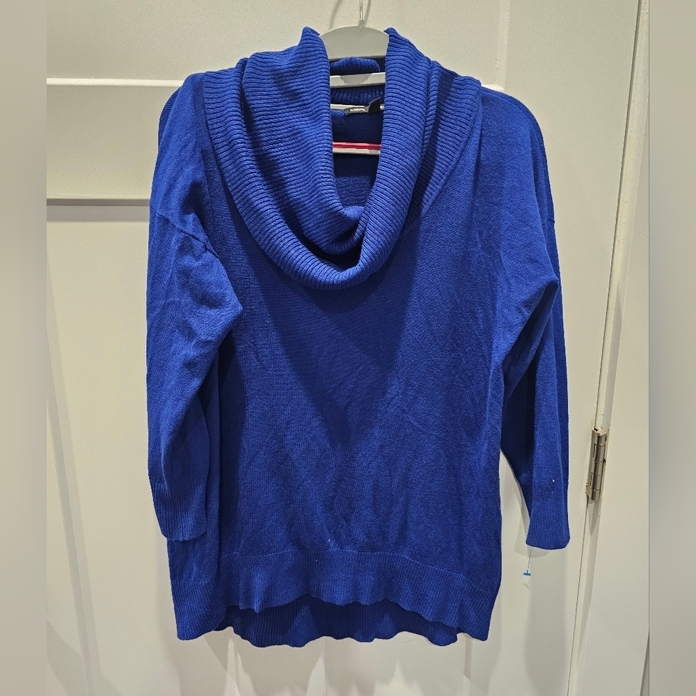 “Cable & Gauge Royal Blue Cowl Neck Sweater Women’s Medium Rayon Blend”
